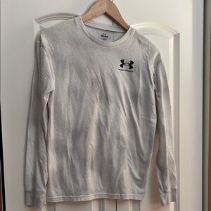 Boys Under Armour Gray and white Long Sleeve Shirt